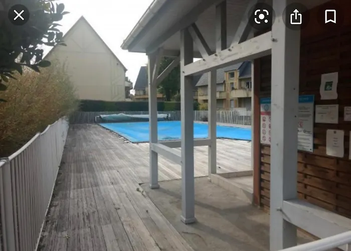 F3 Proche Deauville Piscine